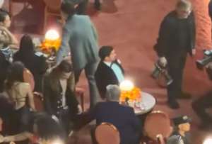 Un video que circula en redes sociales mostr&oacute; una faceta poco habitual de Bad Bunny durante la m&aacute;s reciente edici&oacute;n de los Premios Grammy.