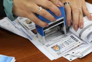 El CNE revisará las actas del país y del exterior antes de proclamar los resultados finales.