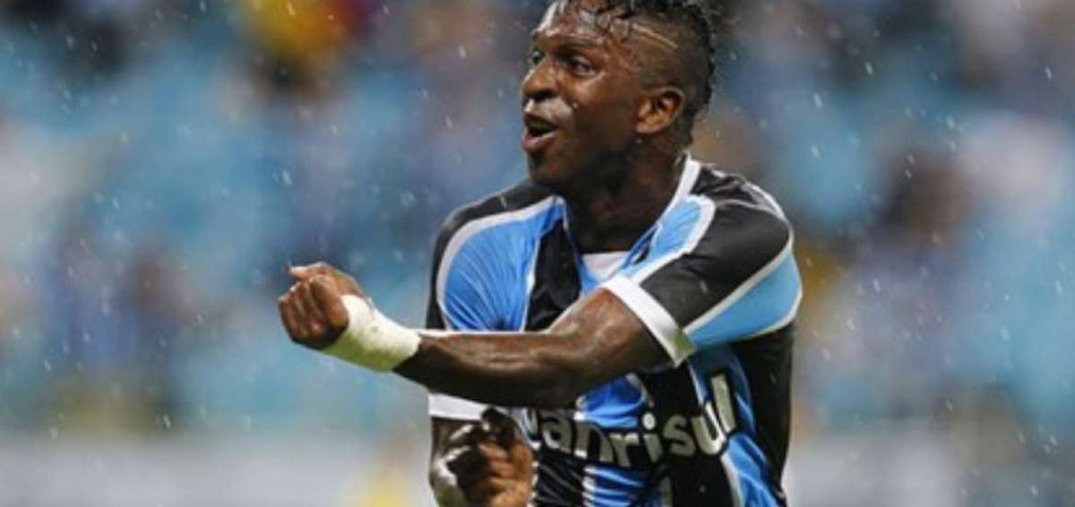 Gremio confirma que la cirug&iacute;a de Miler Bola&ntilde;os fue exitosa