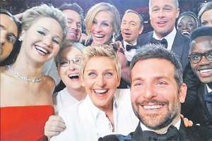 El 2 de marzo pasado, Bradley Cooper capt&oacute; un &lsquo;selfie&rsquo; con otros famosos durante la gala del Oscar.