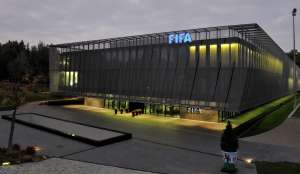 FIFA, "decepcionada" porque el Centro Nobel de la Paz cierra su colaboraci&oacute;n