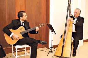 Arpista y guitarrista tocar&aacute;n en la Alianza Francesa