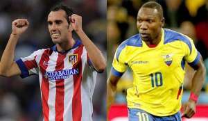 Diego God&iacute;n, capit&aacute;n de la selecci&oacute;n uruguaya y Walter Ayov&iacute;, capit&aacute;n del combinado tricolor. Fotos: Archivo/El Tel&eacute;grafo