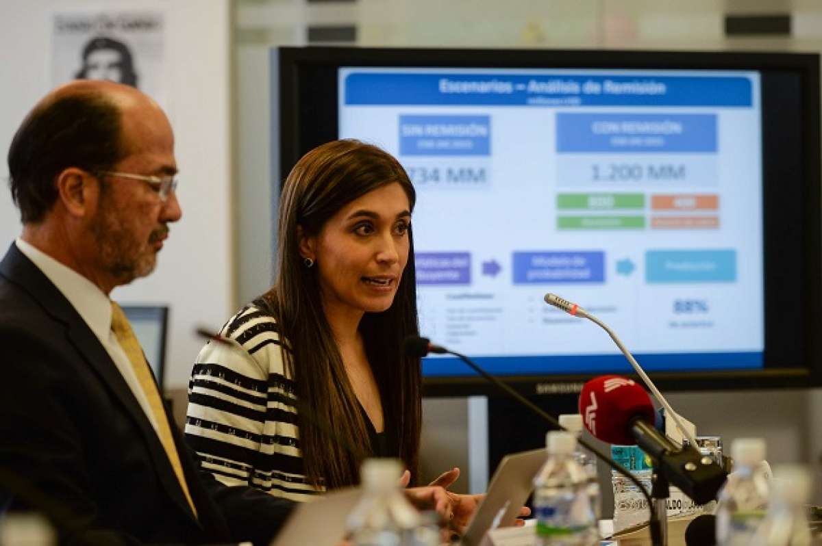 Ximena Amoroso, directora del Servicio de Rentas Internas (SRI), explic&oacute; algunos de los t&eacute;rminos bajo los cuales se aplicar&iacute;a esta ley. Foto: Santiago Aguirre / El Tel&eacute;grafo