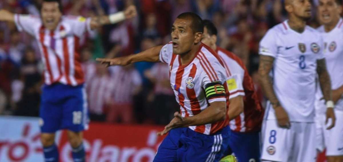 Paraguay super&oacute; 2-1 a Chile y escal&oacute; al sexto lugar