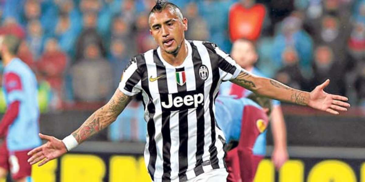 Arturo Vidal vistiendo la camiseta de la Juventus, &uacute;ltimo campe&oacute;n del f&uacute;tbol italiano. Foto: Internet.