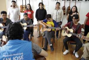 Los talleres para adolescentes y j&oacute;venes se realizan a trav&eacute;s de los servicios Quito Wambras y Circo de Luz.