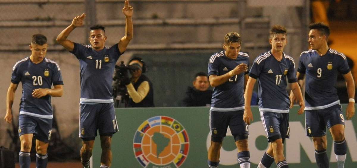 Argentina consigue su primer triunfo al doblegar 5-1 a Bolivia