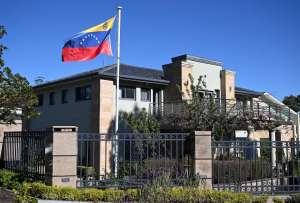 Venezuela anunció el cierre de embajadas en Noruega y Australia y abre nuevas sedes en África.