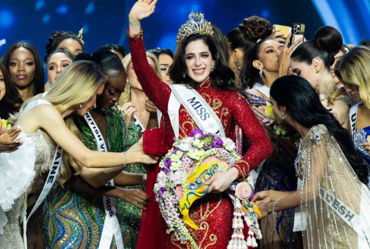 Tras la coronación de Fátima Bosch, medios internacionales hablan incluso de una supuesta compra de la corona por USD 50 millones.