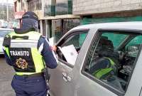 Agentes de tránsito realizan controles de movilidad en La Gasca