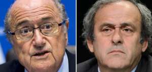 Blatter (i) y Platini se presentaron ante la Comisi&oacute;n Dimisionaria de la FIFA para pedir la reducci&oacute;n de sus sanciones.