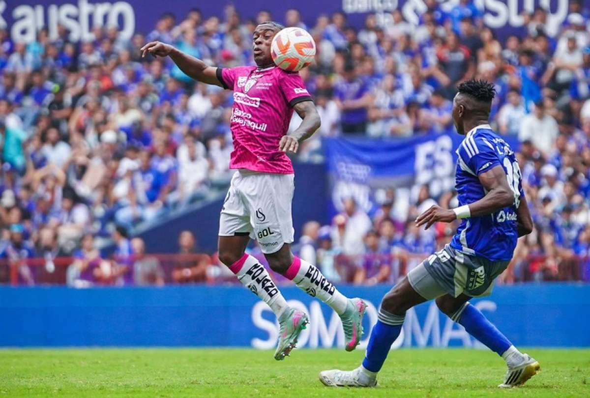 Emelec fue castigado por el comportamiento de su hinchada en el partido ante Independiente del Valle