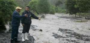 Lluvias eventuales causan desbordamiento de un r&iacute;o en Tungurahua