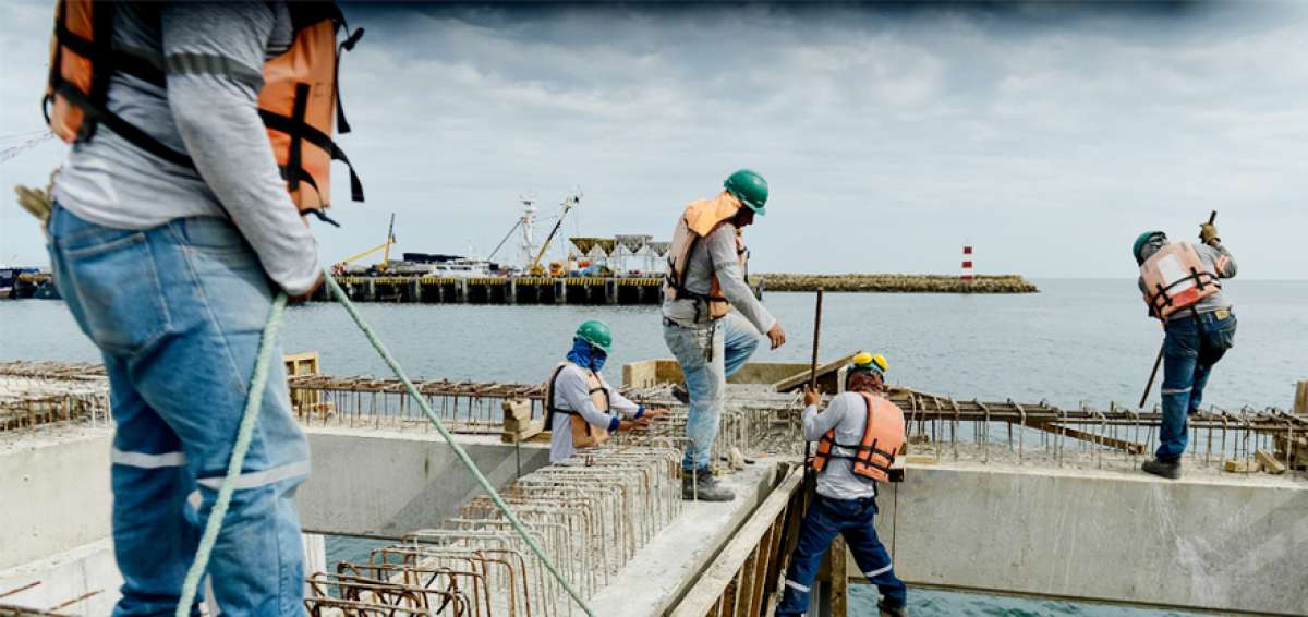 La obra de ampliaci&oacute;n del Muelle Internacional 2 del puerto de Manta est&aacute; casi lista, adem&aacute;s el dragado presenta m&aacute;s del 90% de avance.