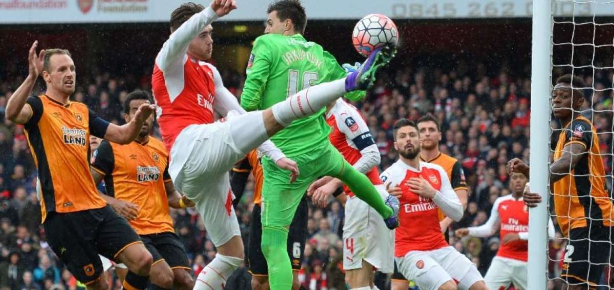 Este empate del Arsenal supone un golpe moral para el club londinense tres d&iacute;as antes de enfrentarse al Barcelona en los octavos de final de la Champions.