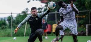 Barcelona continu&oacute; ayer con sus entrenamientos y los jugadores se sometieron a la prueba del coronavirus como se hab&iacute;a programado.