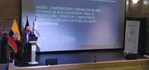El ministro de Energ&iacute;a y Recursos Naturales No Renovables, Ren&eacute; Ortiz, durante la presentaci&oacute;n de la licitaci&oacute;n para construir una refiner&iacute;a de alta conversi&oacute;n en la Costa ecuatoriana.