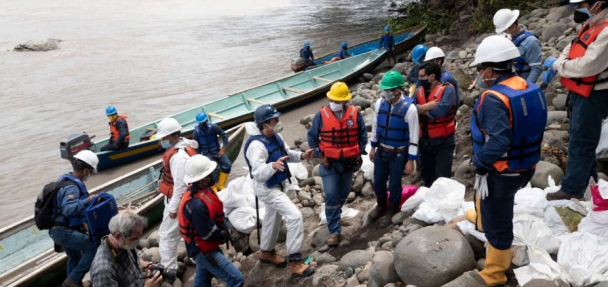 Ministerio de Obras p&uacute;blicas inspecciona v&iacute;a Quito - Lago Agrio