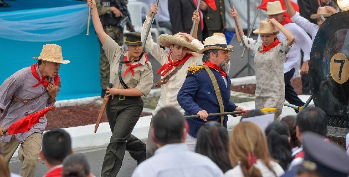 El legado del general Eloy Alfaro es recordado por un grupo de actores que forma parte del Centro C&iacute;vico Ciudad Alfaro. Rodolfo P&aacute;rraga / El Tel&eacute;grafo