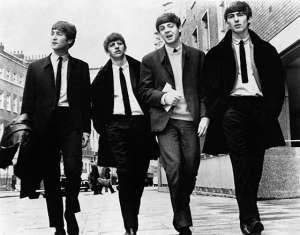 Manuscritos de las canciones de The Beatles se rematan en Londres