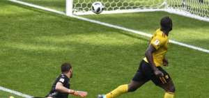 Definici&oacute;n de Lukaku para el tercer tanto de B&eacute;lgica.