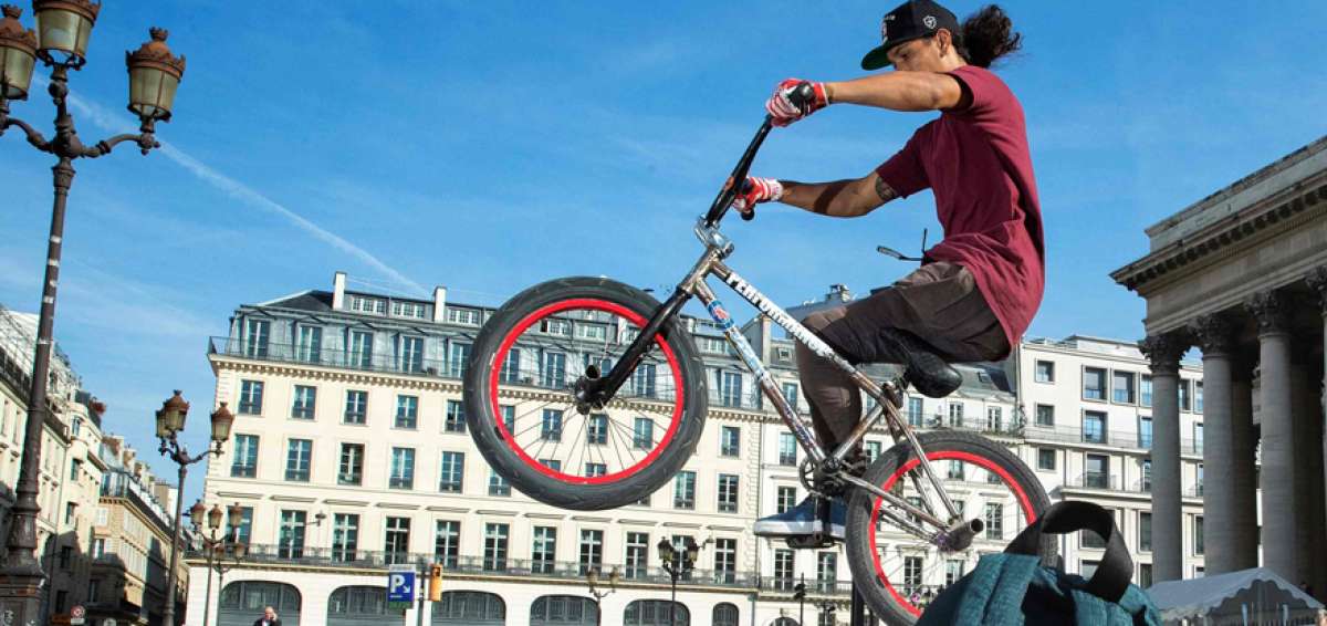 El entusiasmo de su viaje a Par&iacute;s tambi&eacute;n le ha pasado factura. Para estar a la altura, ejecut&oacute; acrobacias hasta no poder caminar, seg&uacute;n detall&oacute; al autor de sus videos.