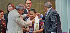 Rigoberta Mench&uacute; participa hoy y ma&ntilde;ana de un evento en la Universidad T&eacute;cnica de Ambato. Este jueves 19 de abril fue declarada como canciller de la paz en Ecuador.