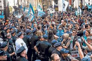 La mayor demostraci&oacute;n en favor del clima, a prop&oacute;sito de la nueva cumbre de la ONU, ocurri&oacute; en Nueva York, donde 300 mil personas salieron a las calles. Foto: AFP