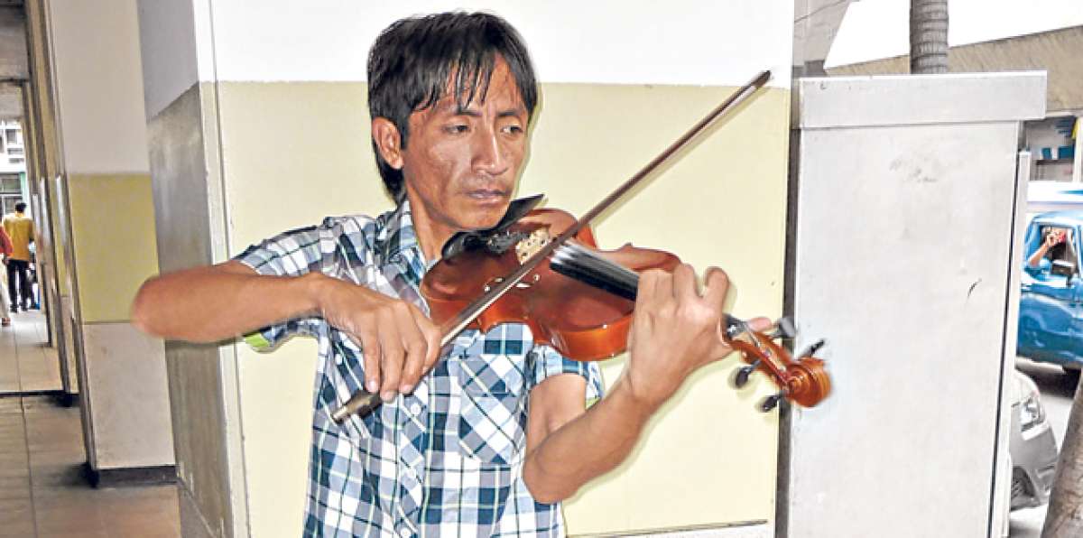 El peruano Jos&eacute; N&uacute;&ntilde;ez es oriundo de Lima. Trabaja en un mariachi y tambi&eacute;n toca en las calles. Foto: Cortes&iacute;a /ULVR