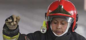 Personal femenino de Bomberos Quito gana competencia de destrezas