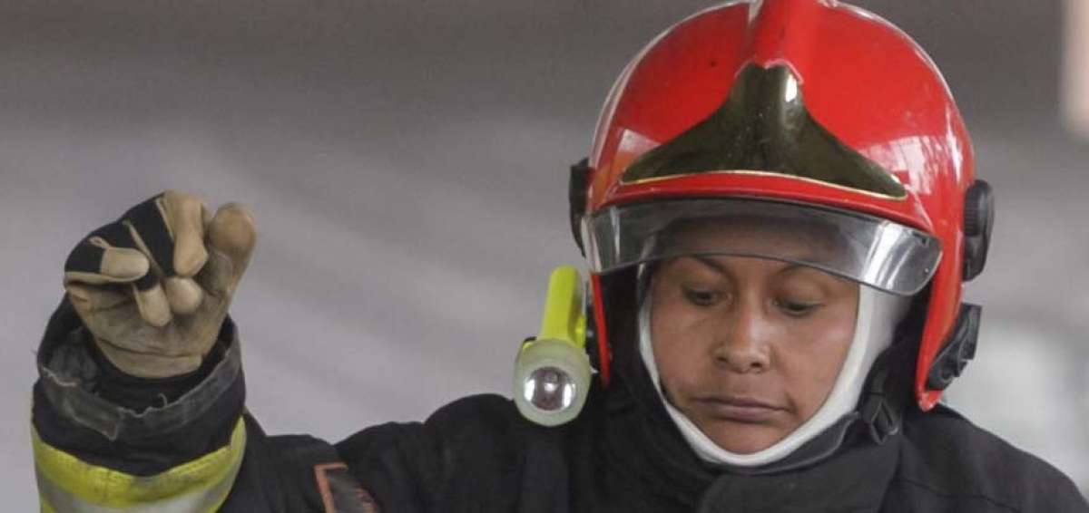 Personal femenino de Bomberos Quito gana competencia de destrezas