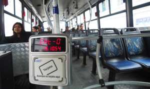 Adem&aacute;s del incremento en la tarifa del transporte urbano, en Cuenca los choferes piden al Municipio que la forma de pago sea una tarjeta electr&oacute;nica. Foto: Rodrigo Matute Torres/ El Tel&eacute;grafo