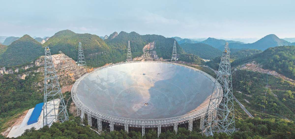  De un di&aacute;metro de 500 metros, el radiotelescopio chino pas&oacute; a ser el segundo m&aacute;s grande del mundo.