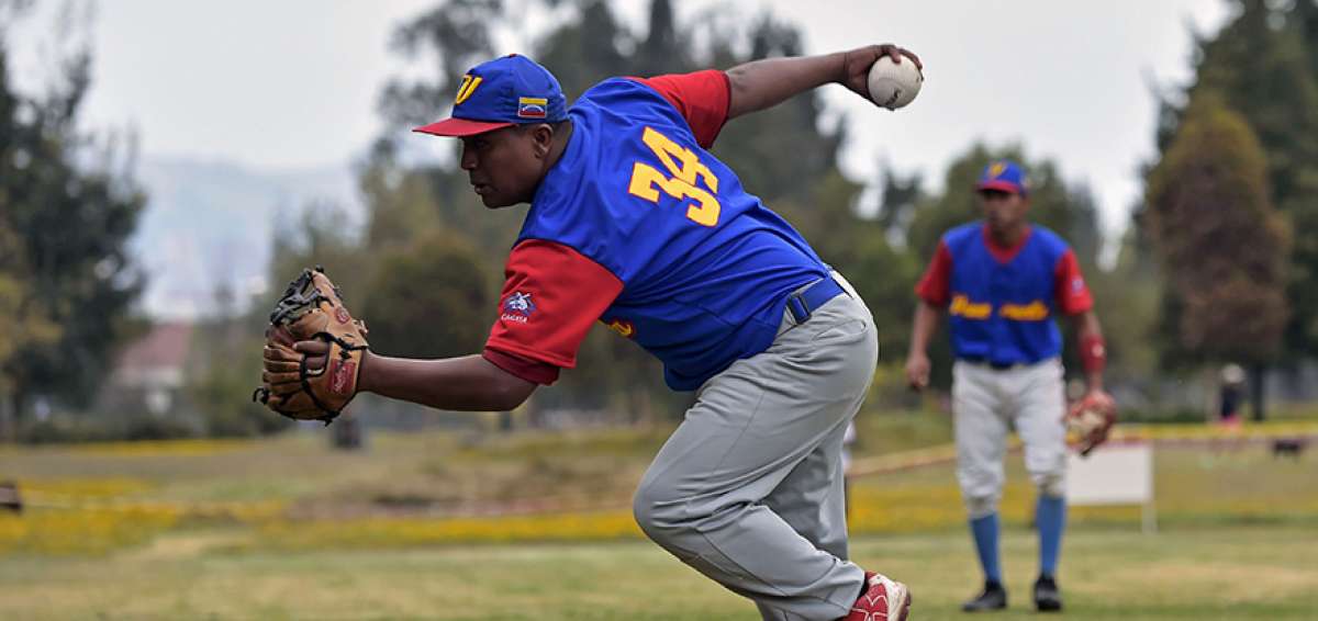 Entre los venezolanos que disputan este torneo se encuentran algunos profesionales que dejaron sus trabajos en su pa&iacute;s en busca de mejores ingresos en Ecuador. 