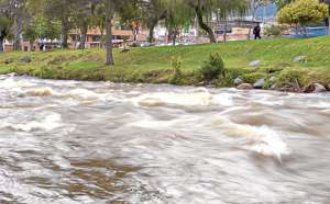Los r&iacute;os que cruzan la ciudad, pese a las lluvias, no han aumentado mayormente su caudal; sin embargo, se pide tomar precauciones. Foto: Miguel Castro / El Tel&eacute;grafo