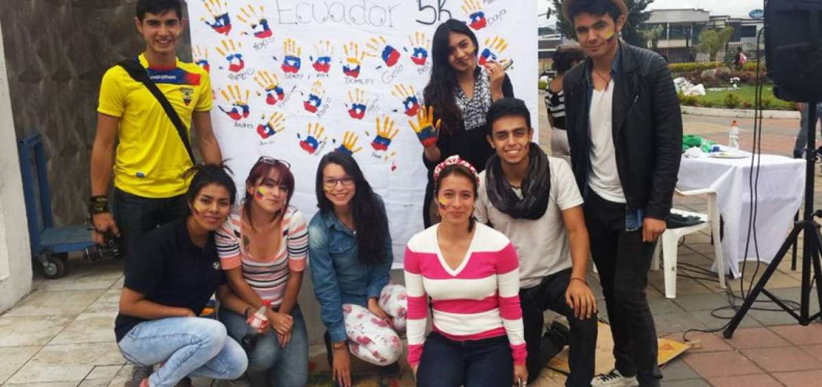 La meta de los estudiantes universitarios azuayos es recaudar $100.000 que ser&aacute;n enviados a los damnificados del terremoto que afect&oacute; al pa&iacute;s.