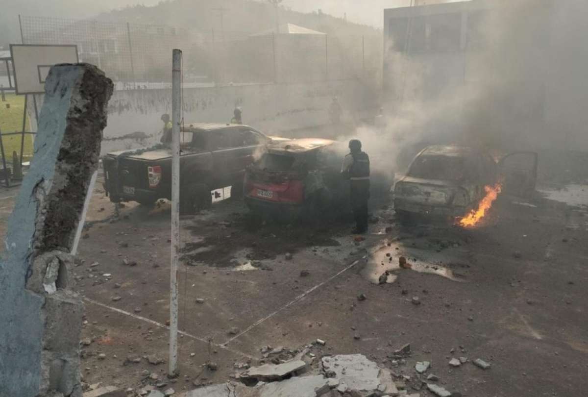 Otavalo: Manifestantes destruyen cuartel y hieren a dos policías