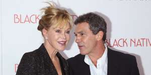 Antonio Banderas dar&aacute; pensi&oacute;n de 65 mil d&oacute;lares a Melanie Griffith, tras divorcio