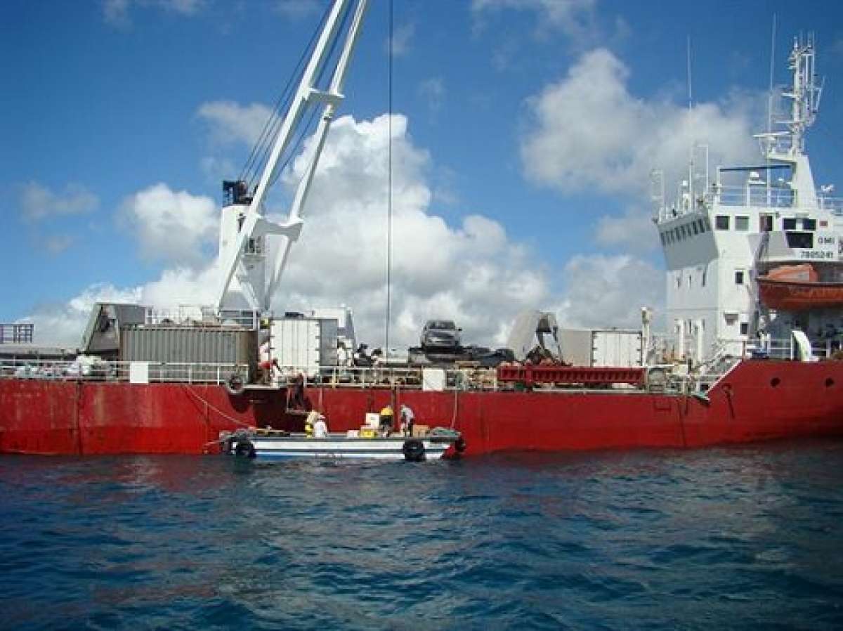 El buque "Galapaface I" encall&oacute; en una zona cercana a Puerto Baquerizo Moreno, capital de San Crist&oacute;bal.