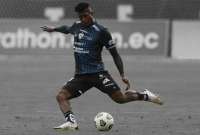 William Pacho jugó partidos como titular en la temporada 2021