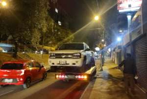 AMT se lleva vehículos mal estacionados en la zona del estadio Olímpico Atahualpa