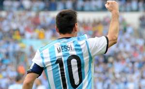 Lionel Messi anot&oacute; los dos goles de Argentina durante la primera mitad y es el goleador del Mundial junto a Neymar con 4 tantos. Foto: AFP