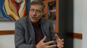 El autor quite&ntilde;o form&oacute; parte del grupo literario Los Tz&aacute;ntzicos, en la d&eacute;cada del 70, y publica sus primeros cuentos en la revista Pucuna, desde 1965 a 1968. Miguel Jim&eacute;nez / El Tel&eacute;grafo