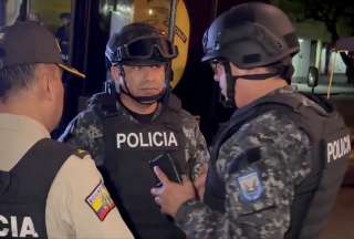 Con el operativo Apolo 18, más de 1.000 policías y militares intervienen simultáneamente en cinco distritos de Guayaquil para desarticular estructuras criminales. 