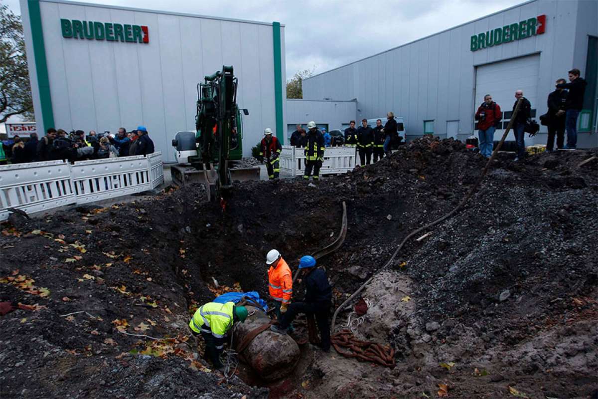 En el estadio Westfalenstadion del Dortmund se encontraron varias bombas de la Segunda Guerra Mundial. Foto: Internet
