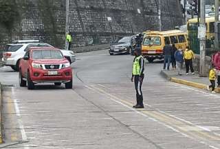 Conductores que invadan el carril exclusivo recibirán una multa