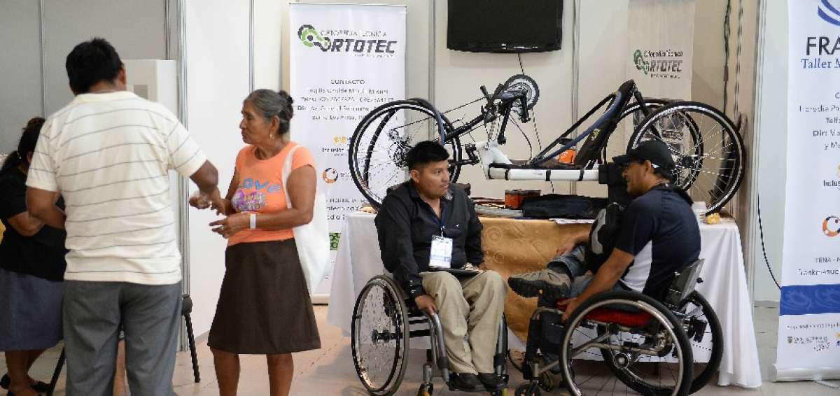Las personas con discapacidad participan con frecuencia en ferias de emprendimientos. 