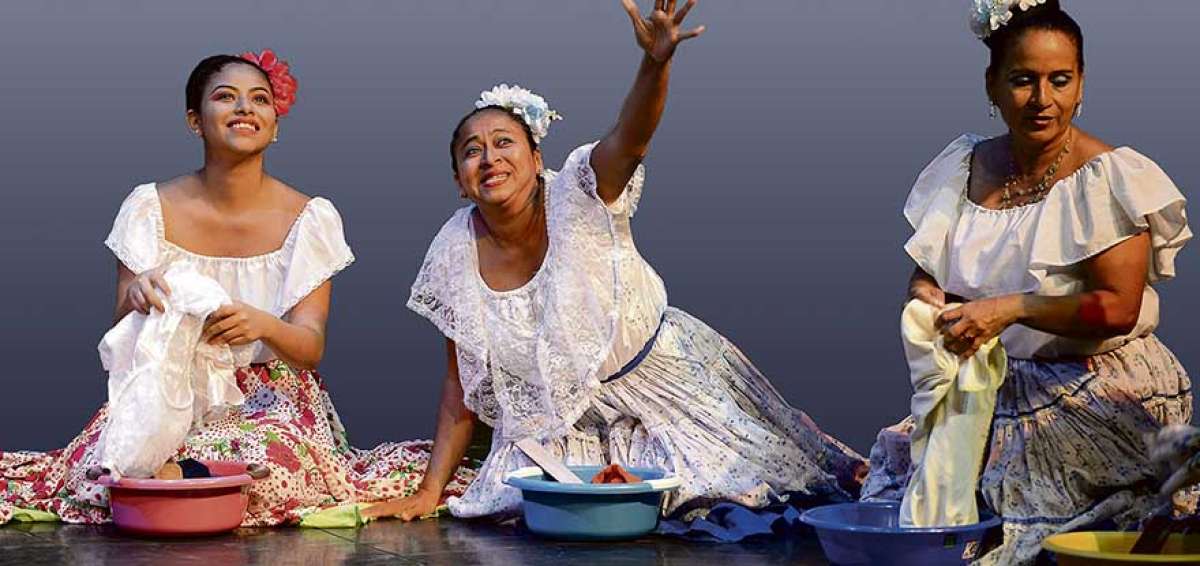 El Taller de Danza Tradicional Coste&ntilde;a Evoluci&oacute;n de Dur&aacute;n fue uno de los primeros en presentarse.