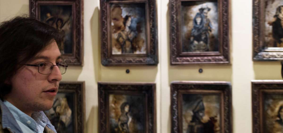 El artista realiz&oacute; un muro en el que constan los retratos de los patriotas que fueron olvidados por la historia.  